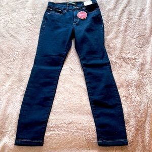 Express ankle high rise legging jeans. Dark wash. Size 4R. NWT.